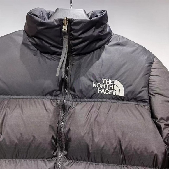 The North Face 1996 Retro Nuptse 700 Fill Packable Jacket - Picture 5 of 6